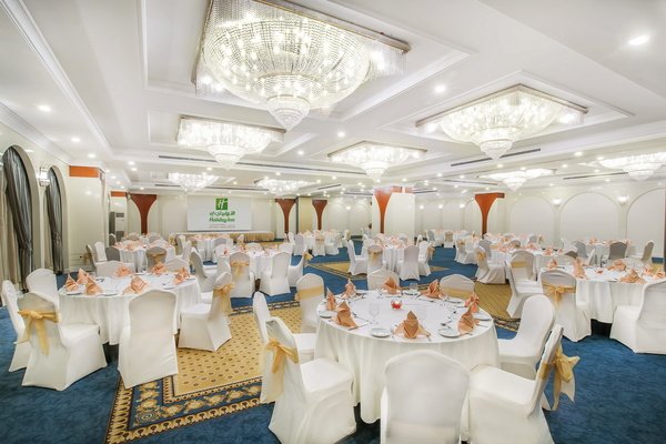 The Majlis Ballroom — Holiday Inn Bur Dubai